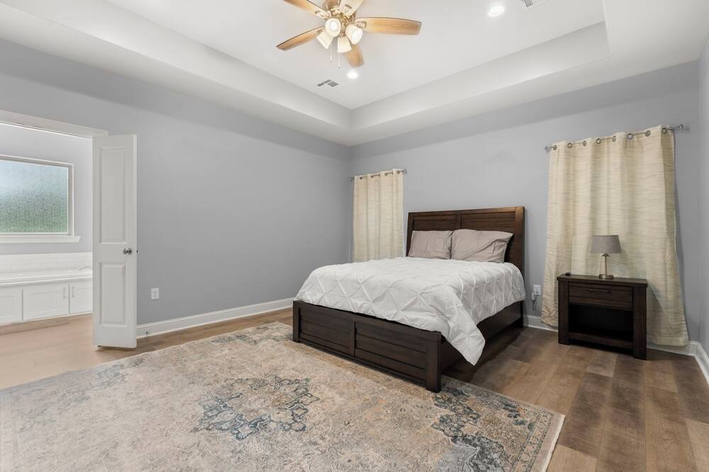 Photo of Bedroom in Sulphur