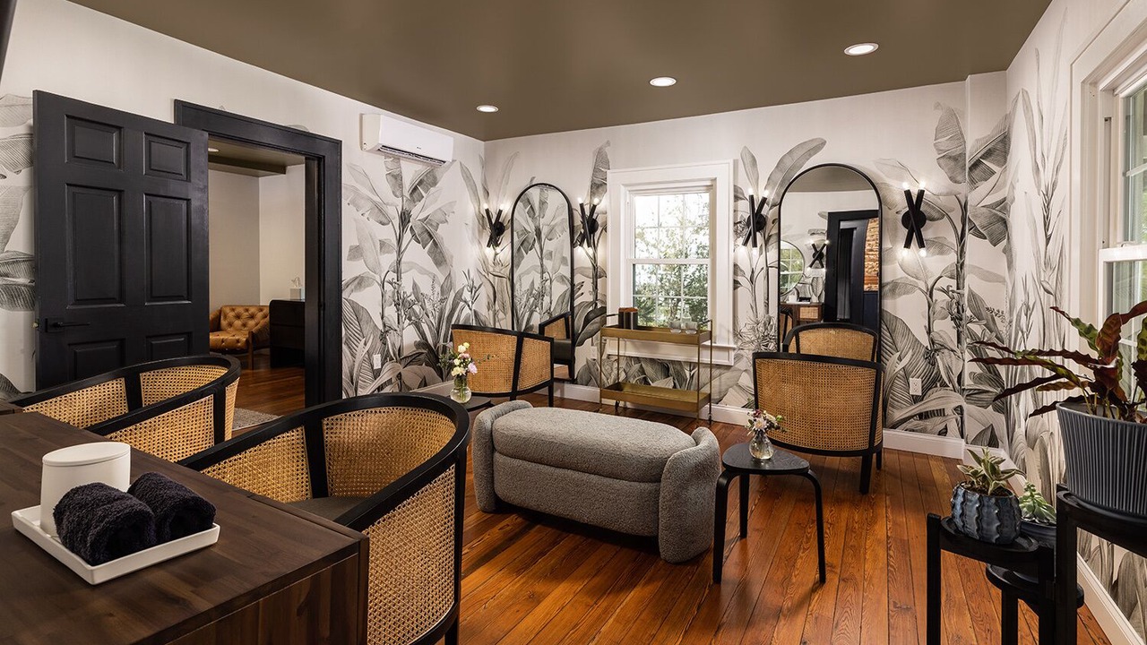 Photo of Bedroom in Historic District