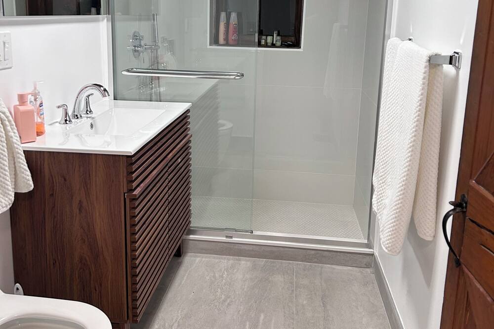 Photo of Bathroom in Greenwood Lake