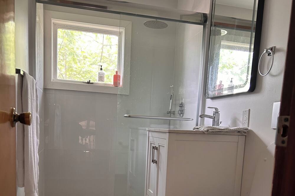 Photo of Bathroom in Greenwood Lake