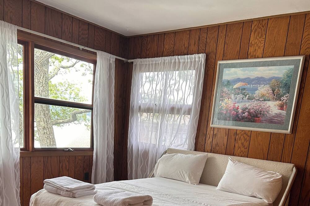Photo of Bedroom in Greenwood Lake