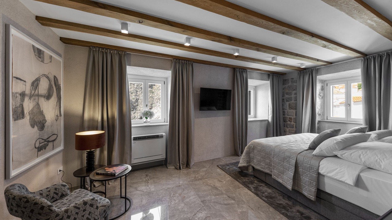 Photo of Bedroom in Pile