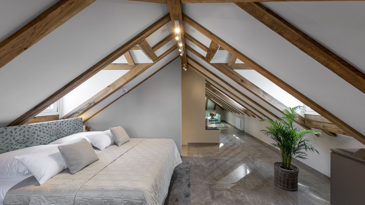 Photo of Bedroom in Pile