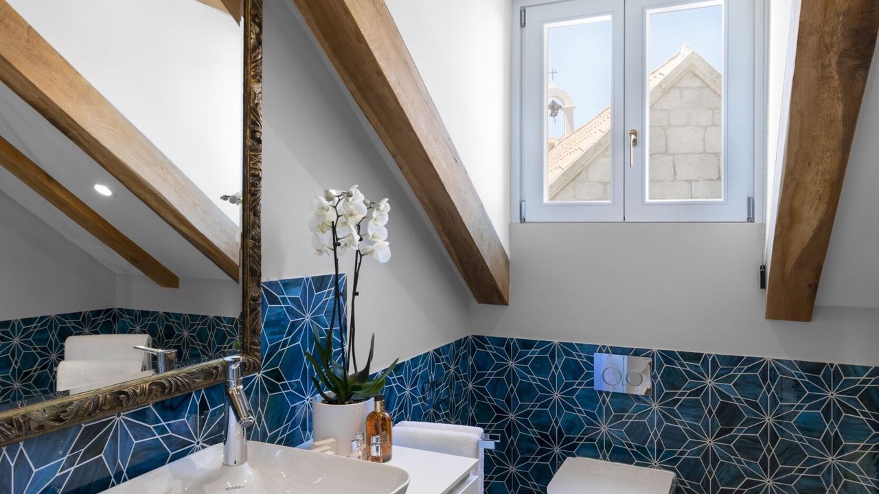 Photo of Bathroom in Pile