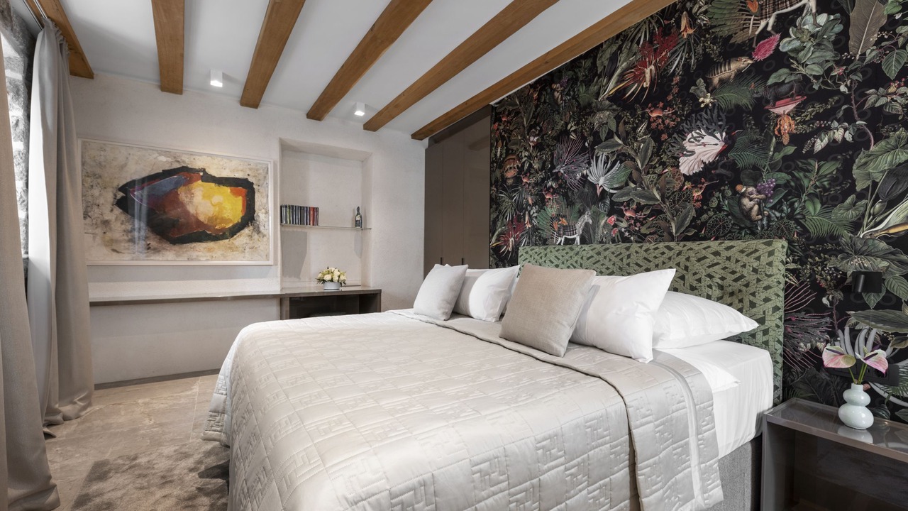 Photo of Bedroom in Pile