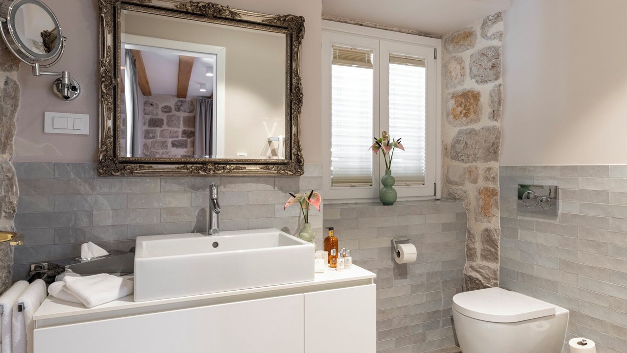 Photo of Bathroom in Pile