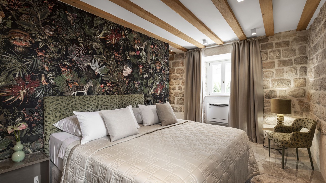 Photo of Bedroom in Pile