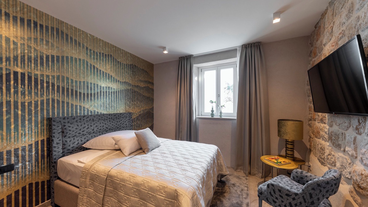 Photo of Bedroom in Pile