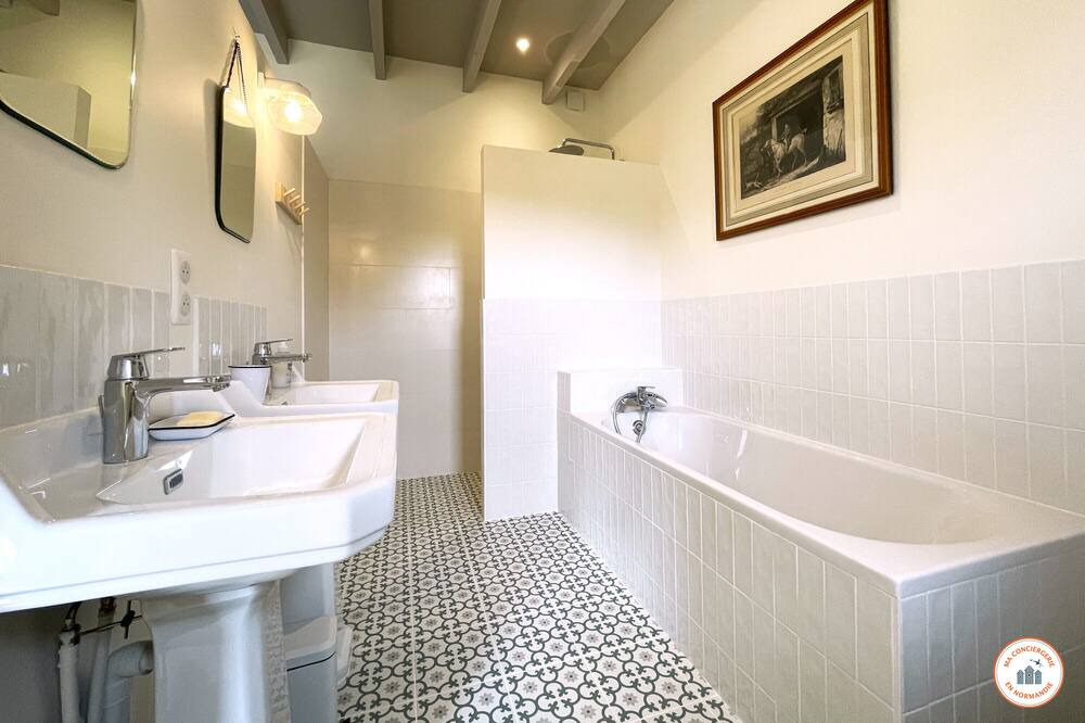 Photo of Bathroom in Pennedepie