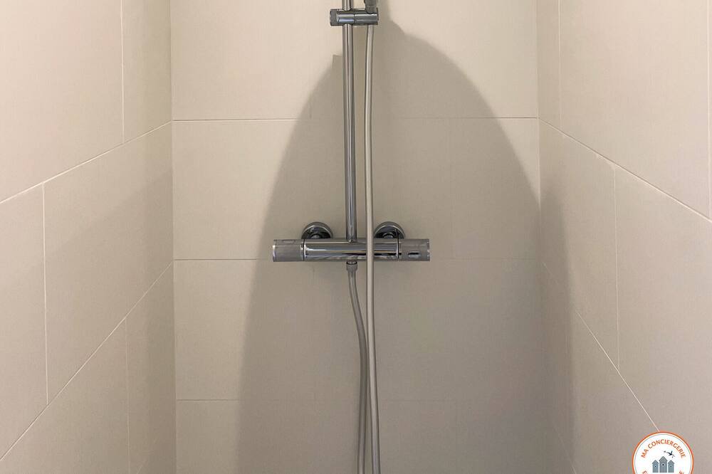 Photo of Bathroom in Pennedepie