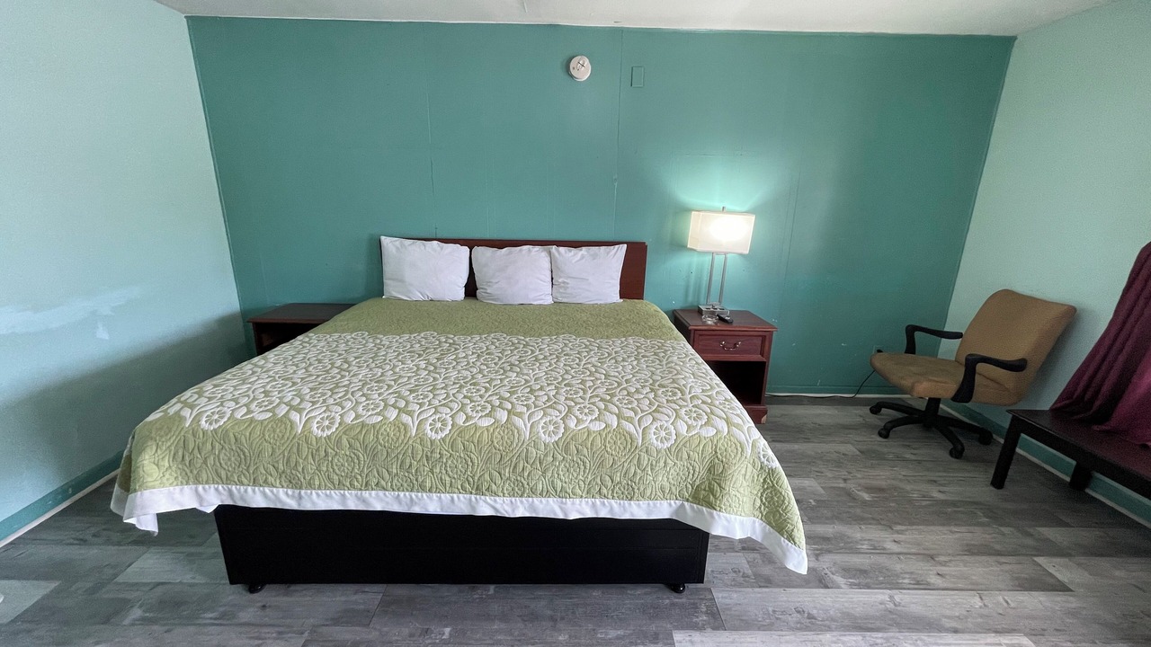 Photo of Bedroom in Childersburg