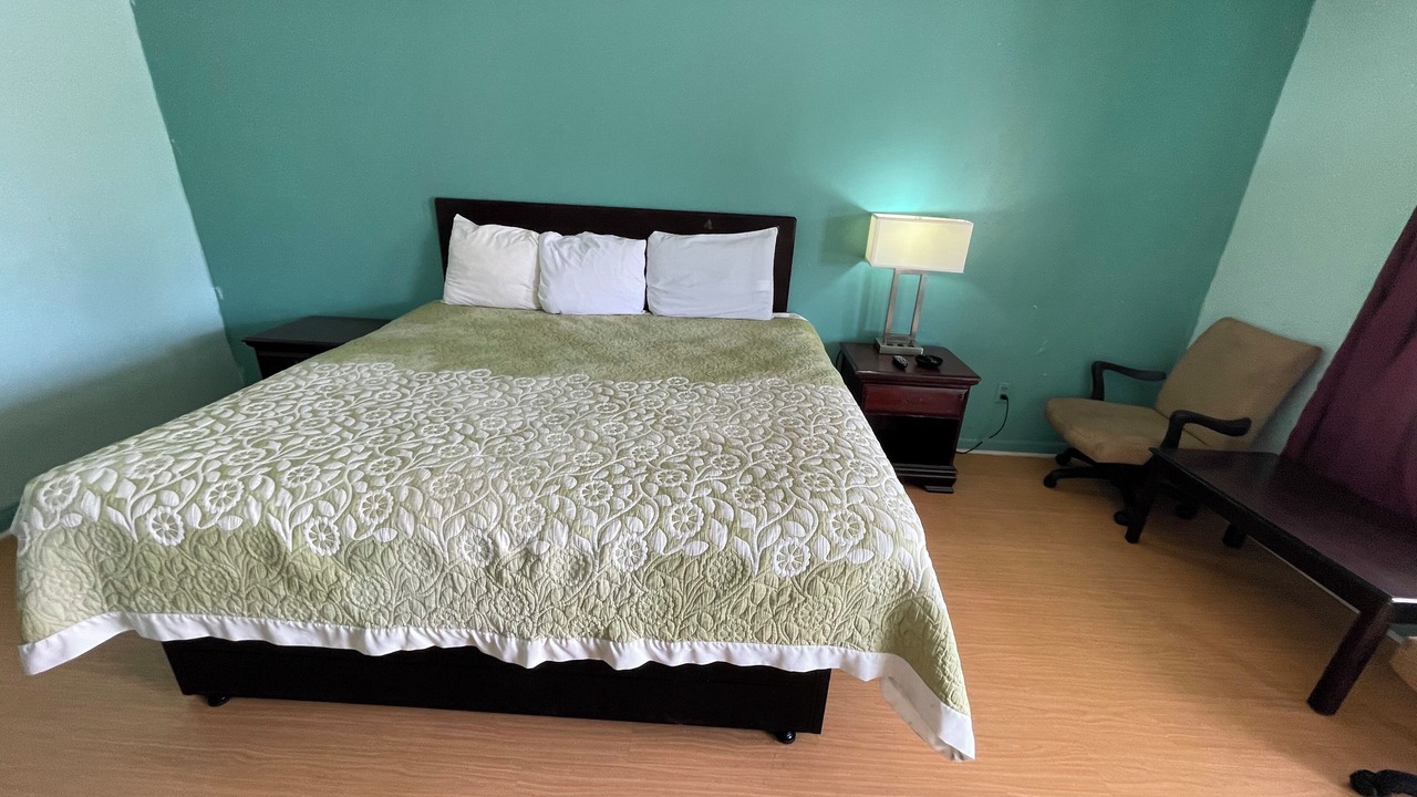 Photo of Bedroom in Childersburg