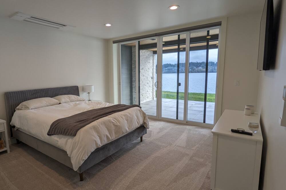 Photo of Bedroom in Poulsbo