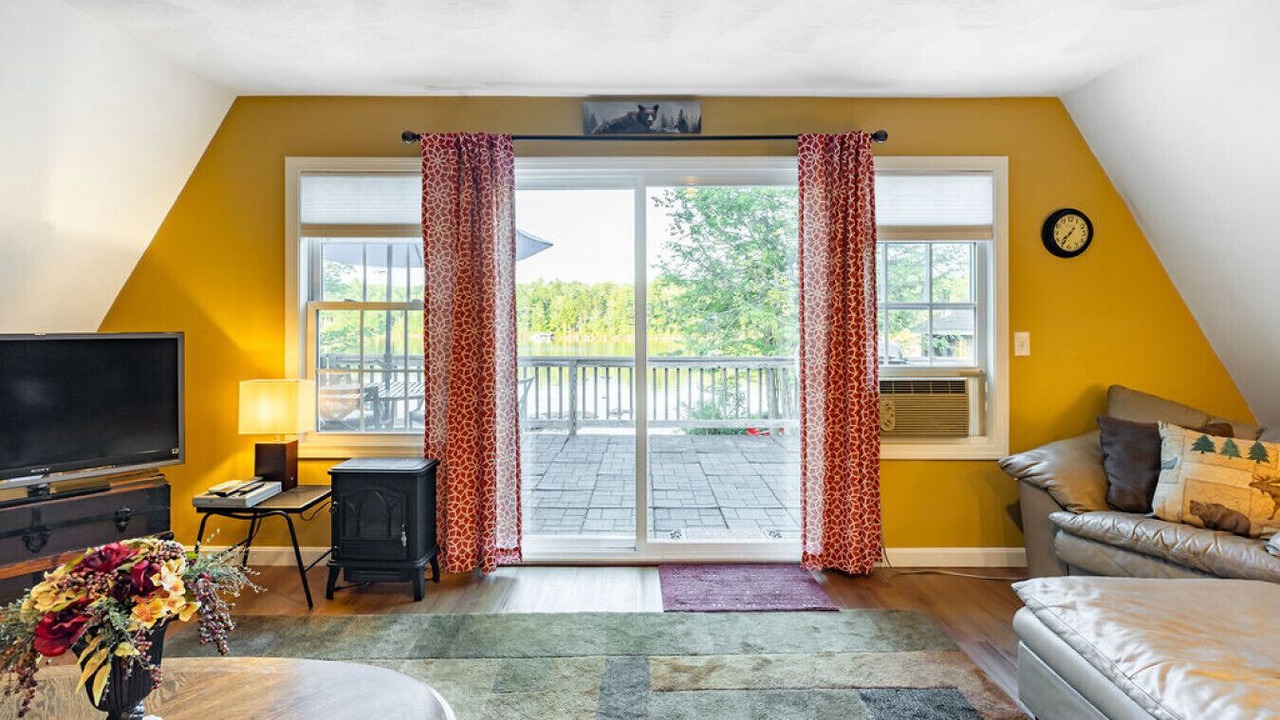 Photo of Livingroom in Stoddard