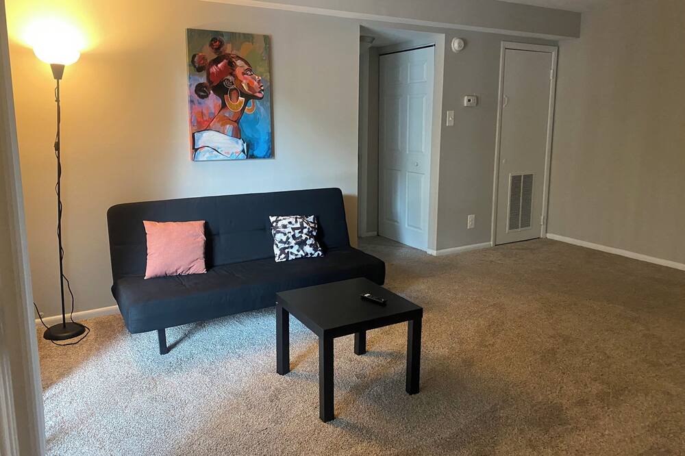 Photo of Livingroom in Gaithersburg