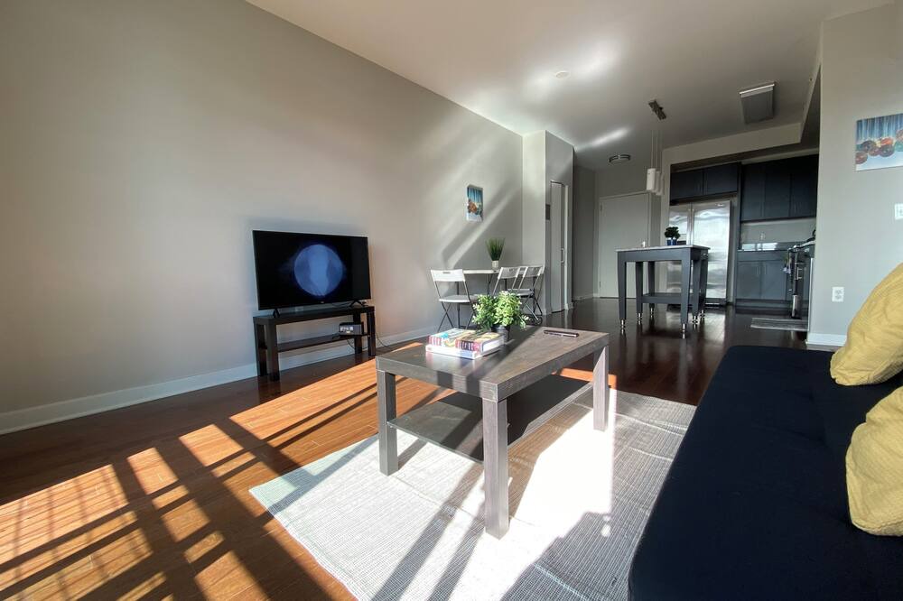Photo of Livingroom in Gaithersburg
