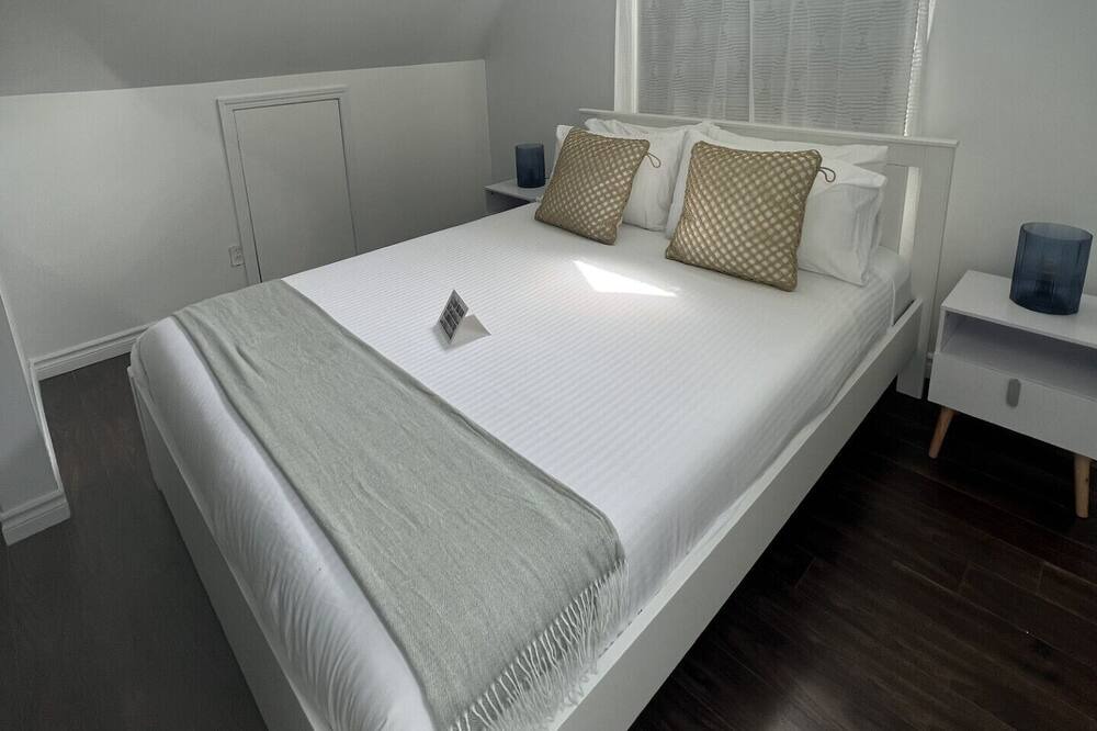 Photo of Bedroom in Pointe-du-Chene