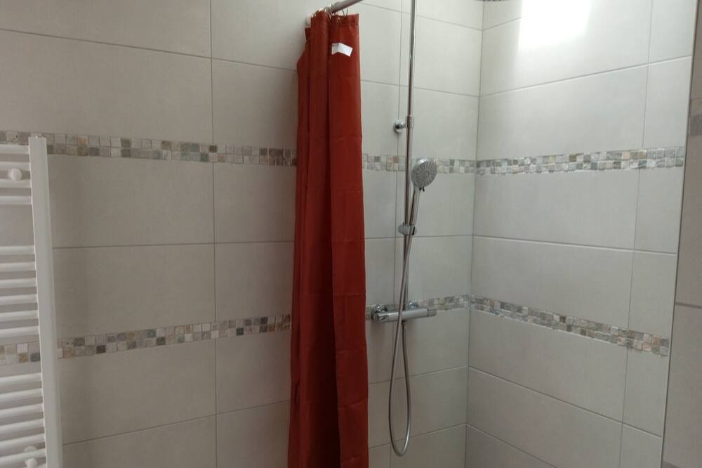 Photo of Bathroom in Saint-Gilles-Croix-de-Vie