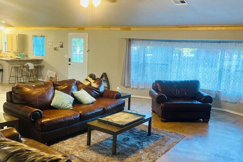 Photo of Livingroom in Okmulgee