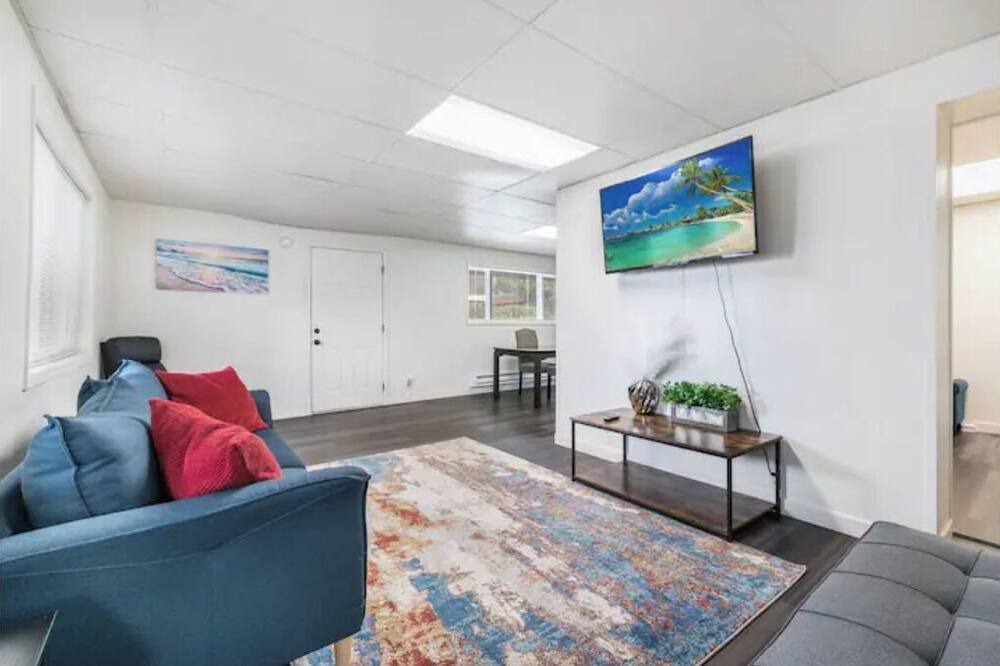 Photo of Livingroom in Maplewood