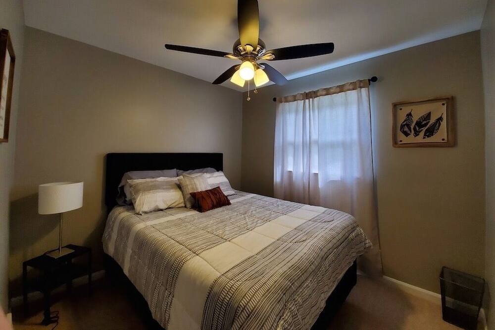 Photo of Bedroom in Aurora
