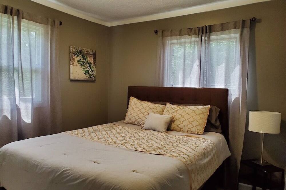 Photo of Bedroom in Aurora