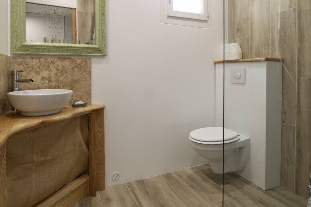 Photo of Bathroom in Piolenc