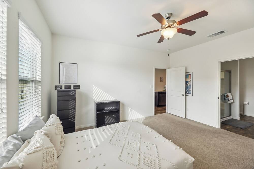 Photo of Bedroom in Manor