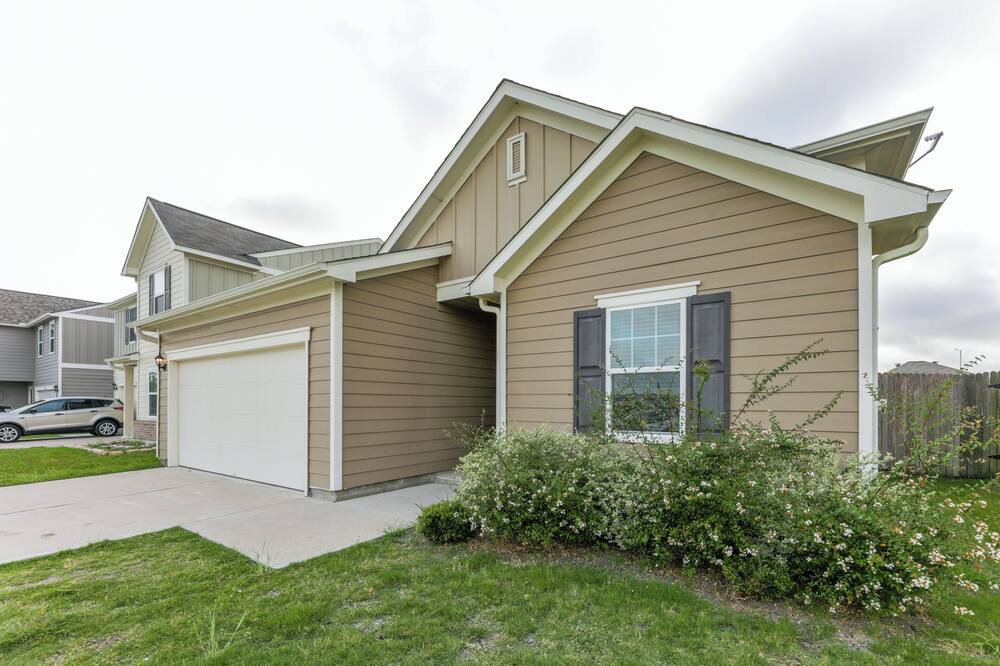 Photo of Outdoor in Manor