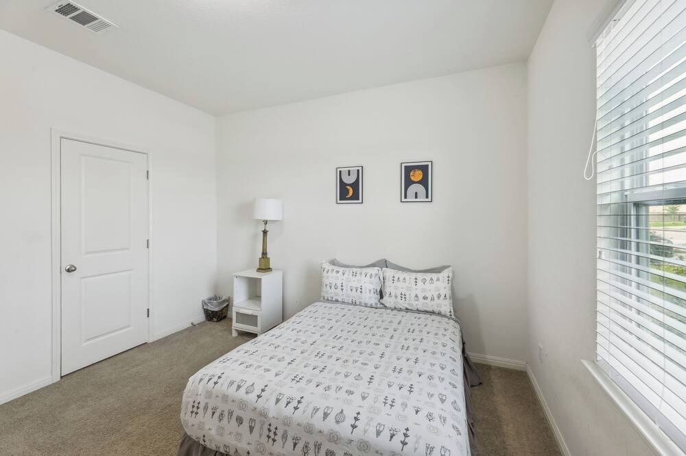 Photo of Bedroom in Manor