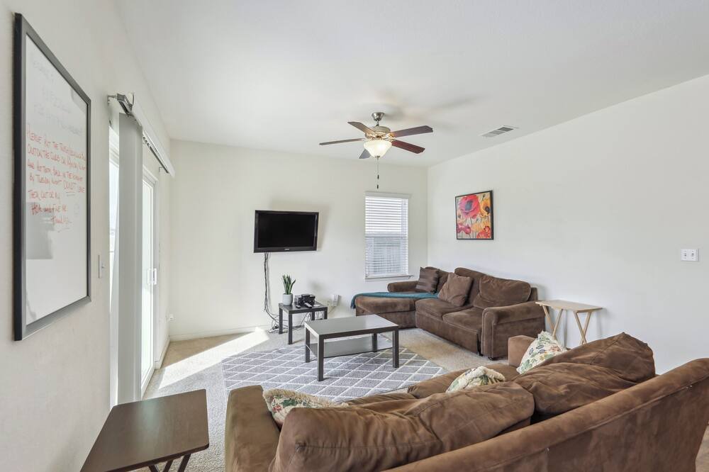 Photo of Bedroom in Manor