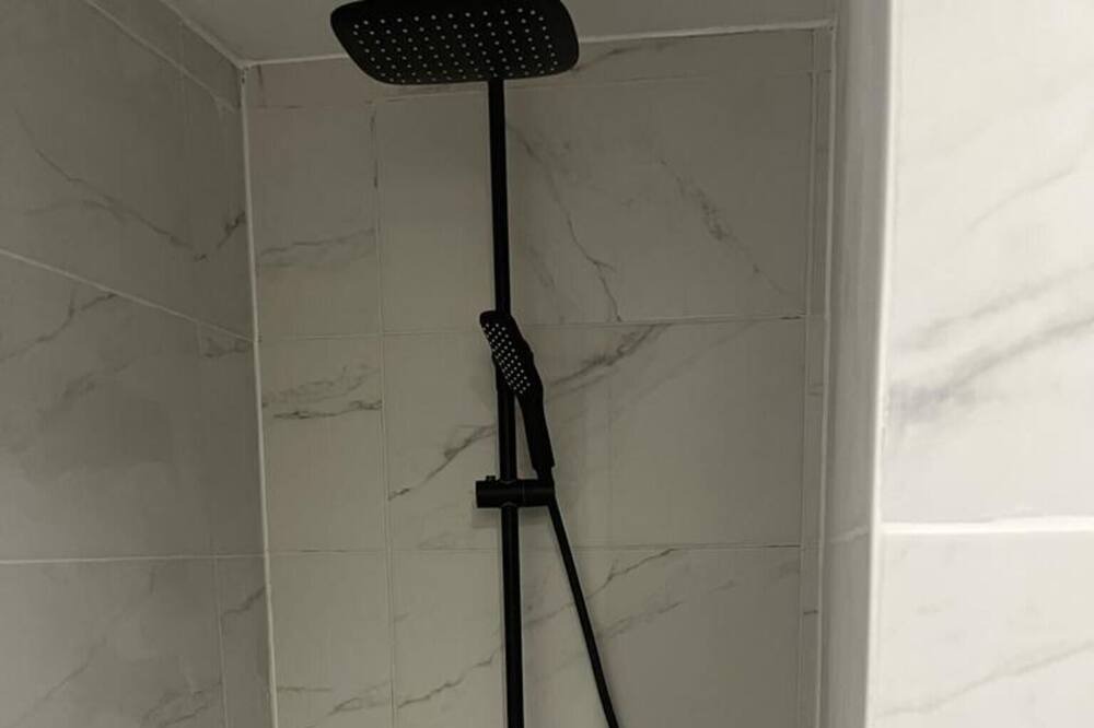 Photo of Bathroom in Montlhery