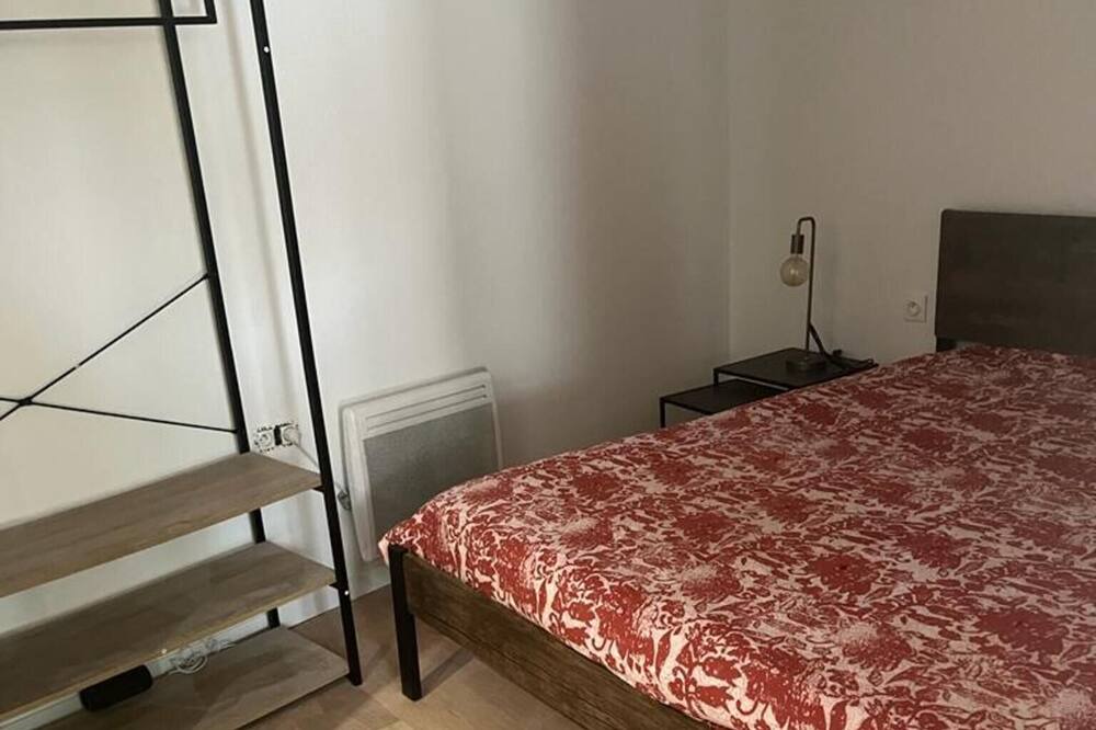 Photo of Bedroom in Montlhery