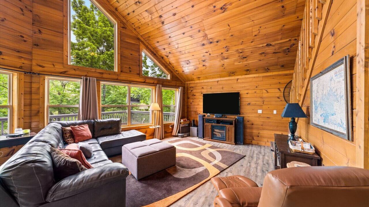 Photo of Livingroom in Flat Hollow Marina