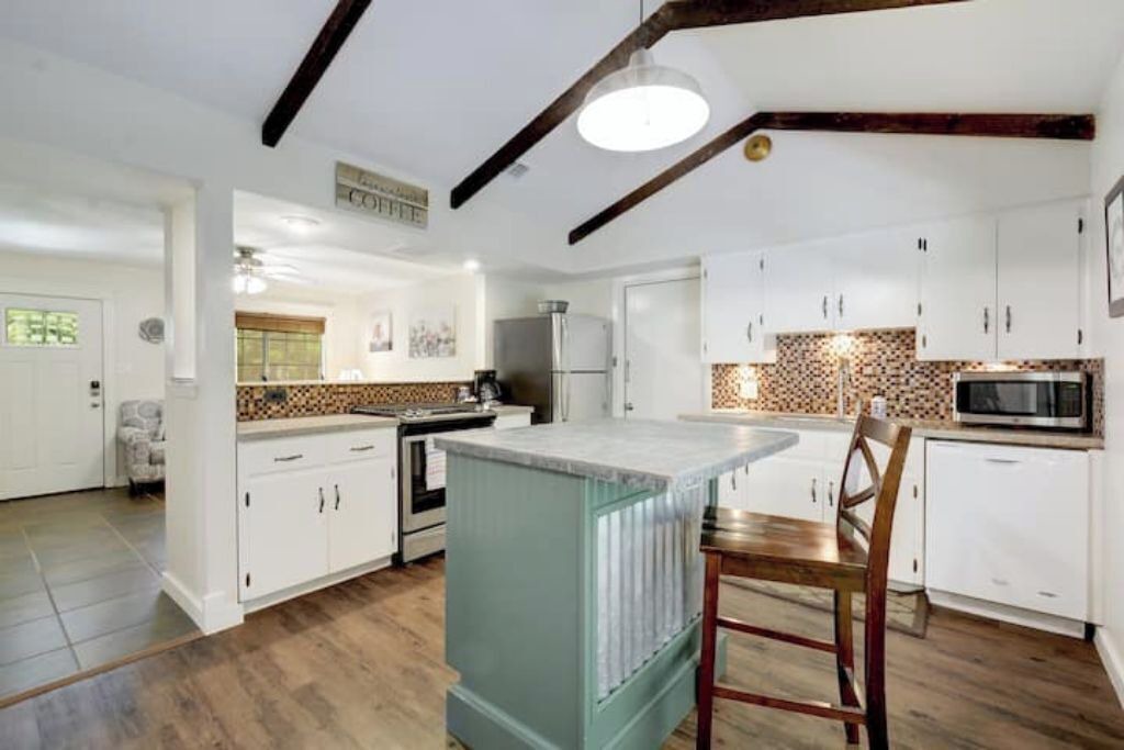 Photo of Kitchen in East Congress