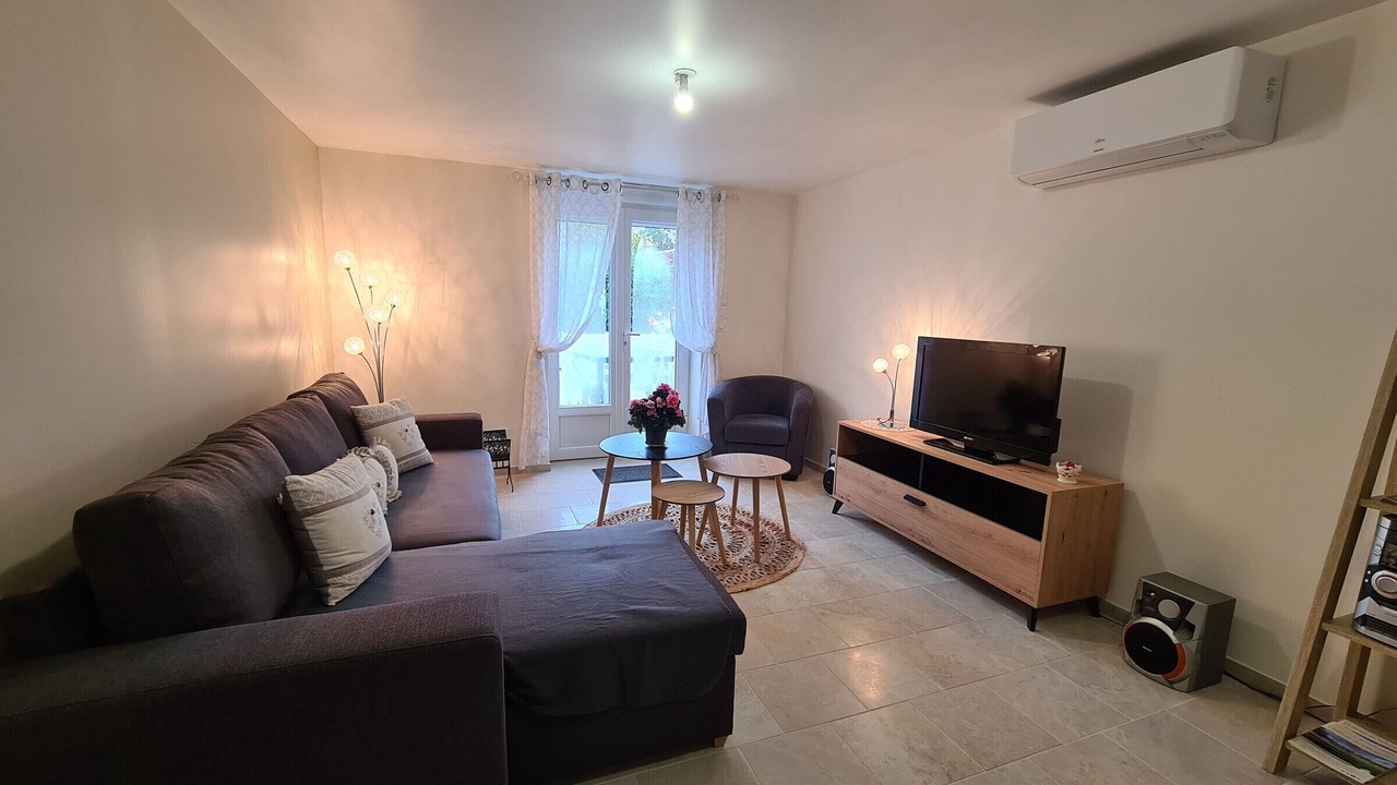 Photo of Others in Lye