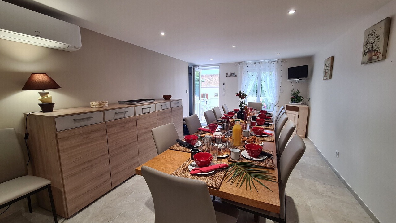 Photo of Others in Lye