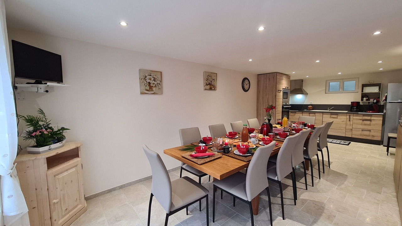 Photo of Others in Lye