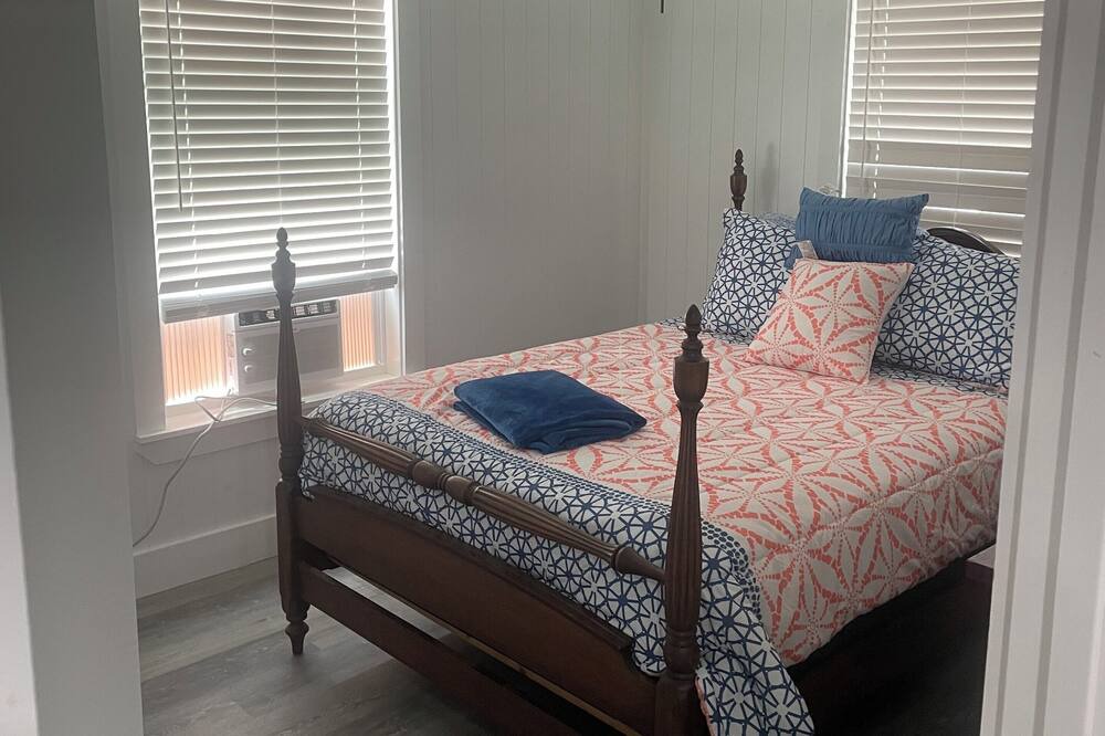 Photo of Bedroom in Brownwood