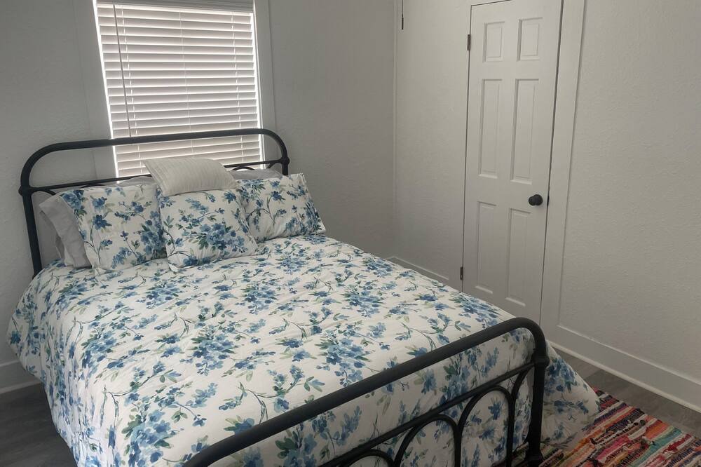 Photo of Bedroom in Brownwood