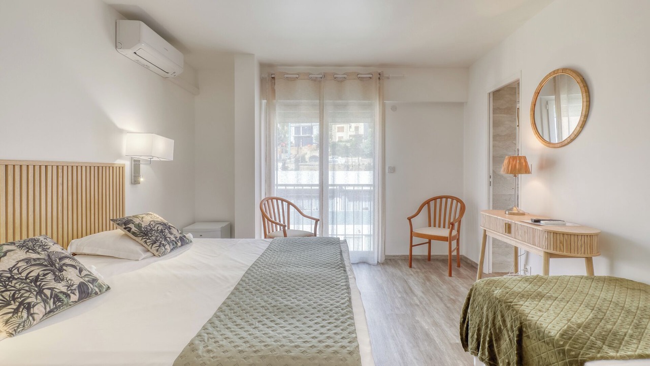 Photo of Bedroom in Le Lavandou