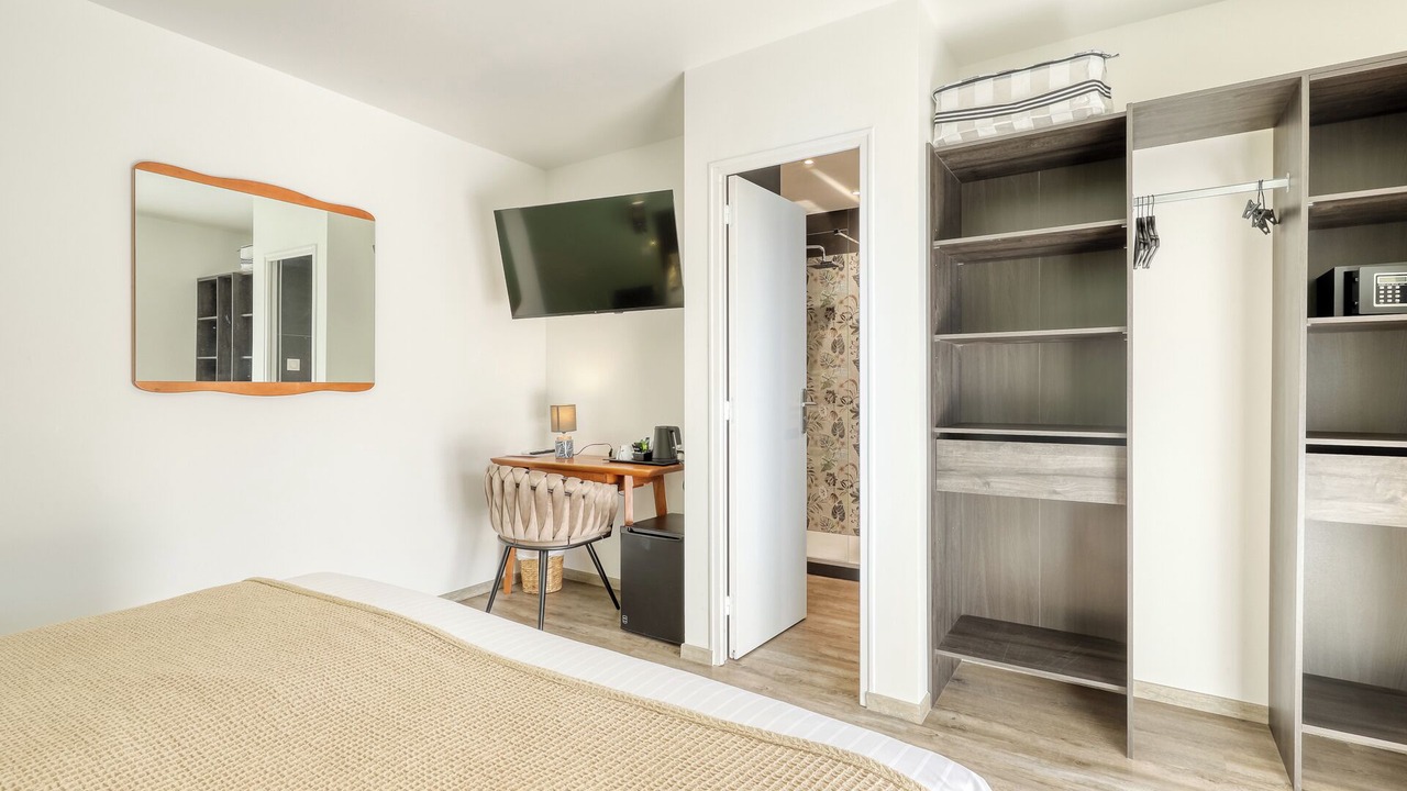 Photo of Bedroom in Le Lavandou