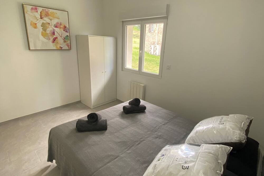 Photo of Bedroom in Rousson