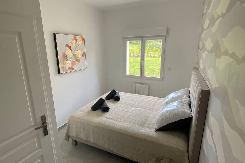 Photo of Bedroom in Rousson
