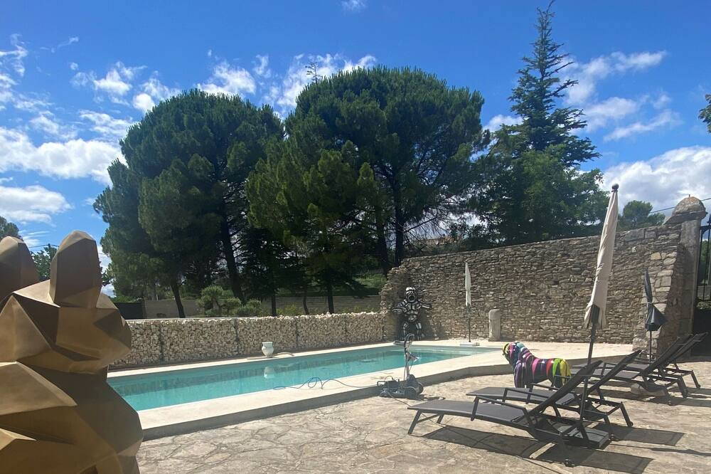 Photo of Outdoor in Rousson