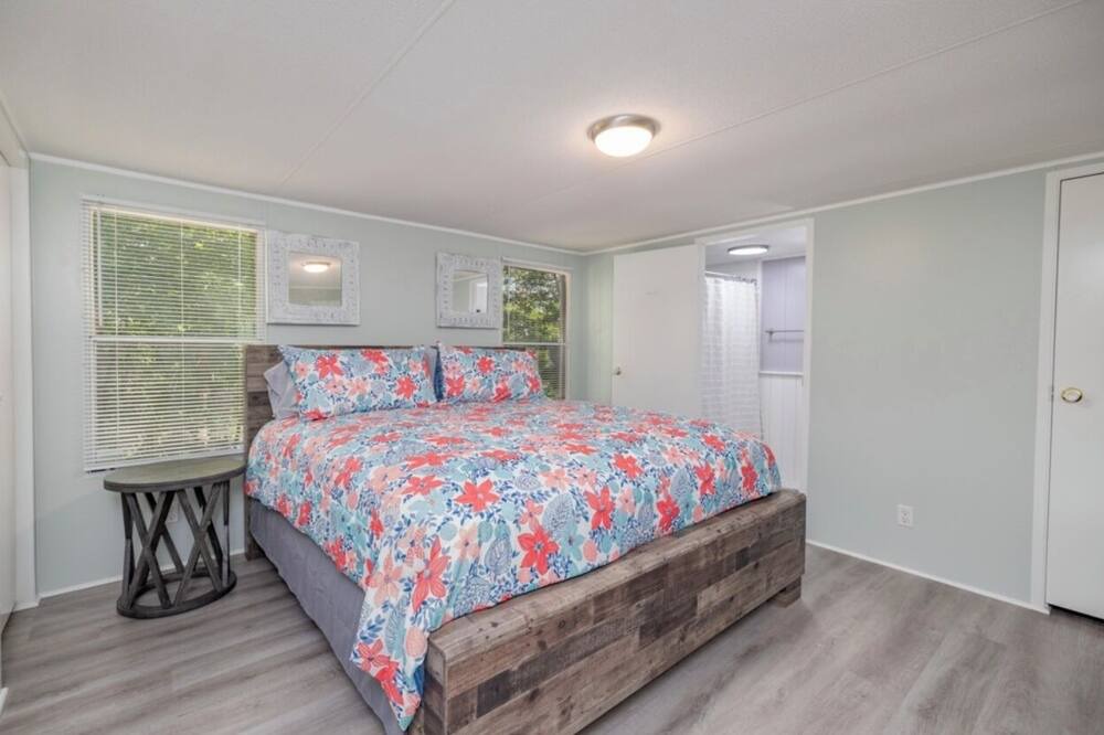 Photo of Bedroom in Wildwood Point