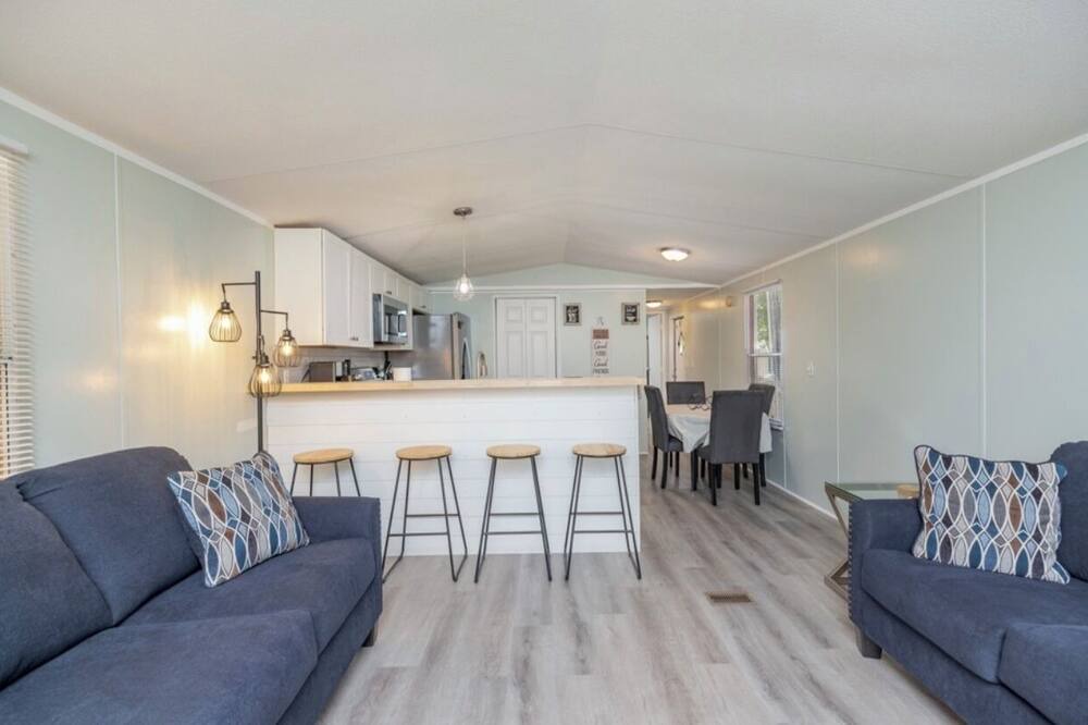 Photo of Livingroom in Wildwood Point