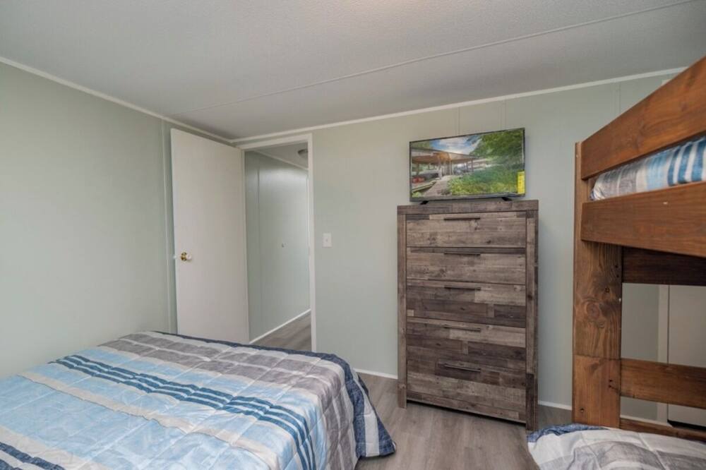 Photo of Bedroom in Wildwood Point