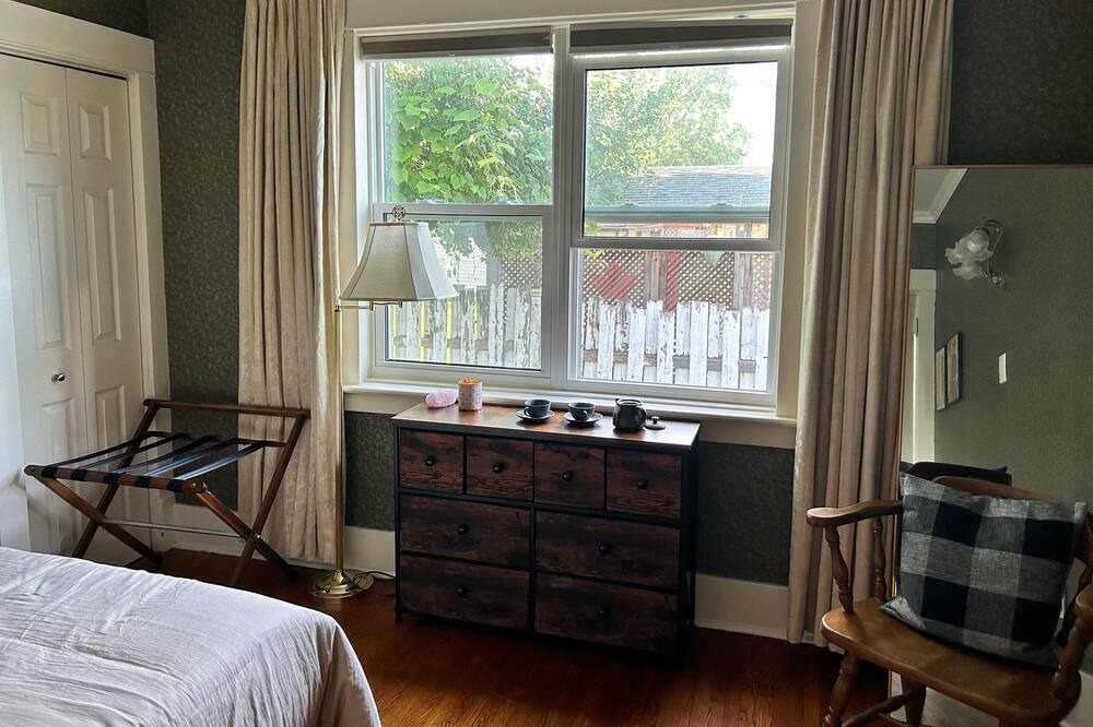 Photo of Bedroom in Fort Erie