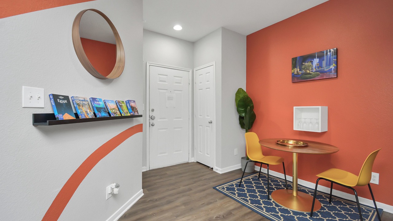 Photo of Livingroom in South Main